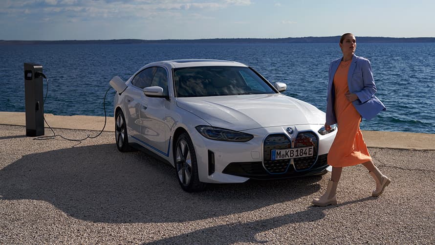 BMW i4
